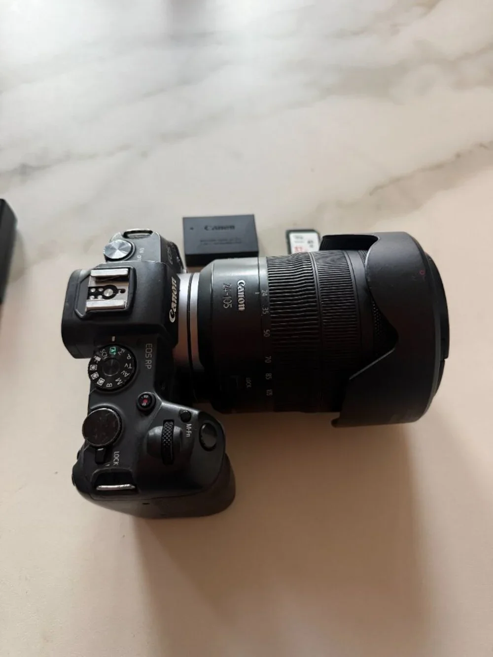 CANON EOS R Full-Frame Mirrorless Camera + RF 24-105mm F4L IS USM Lens Kit